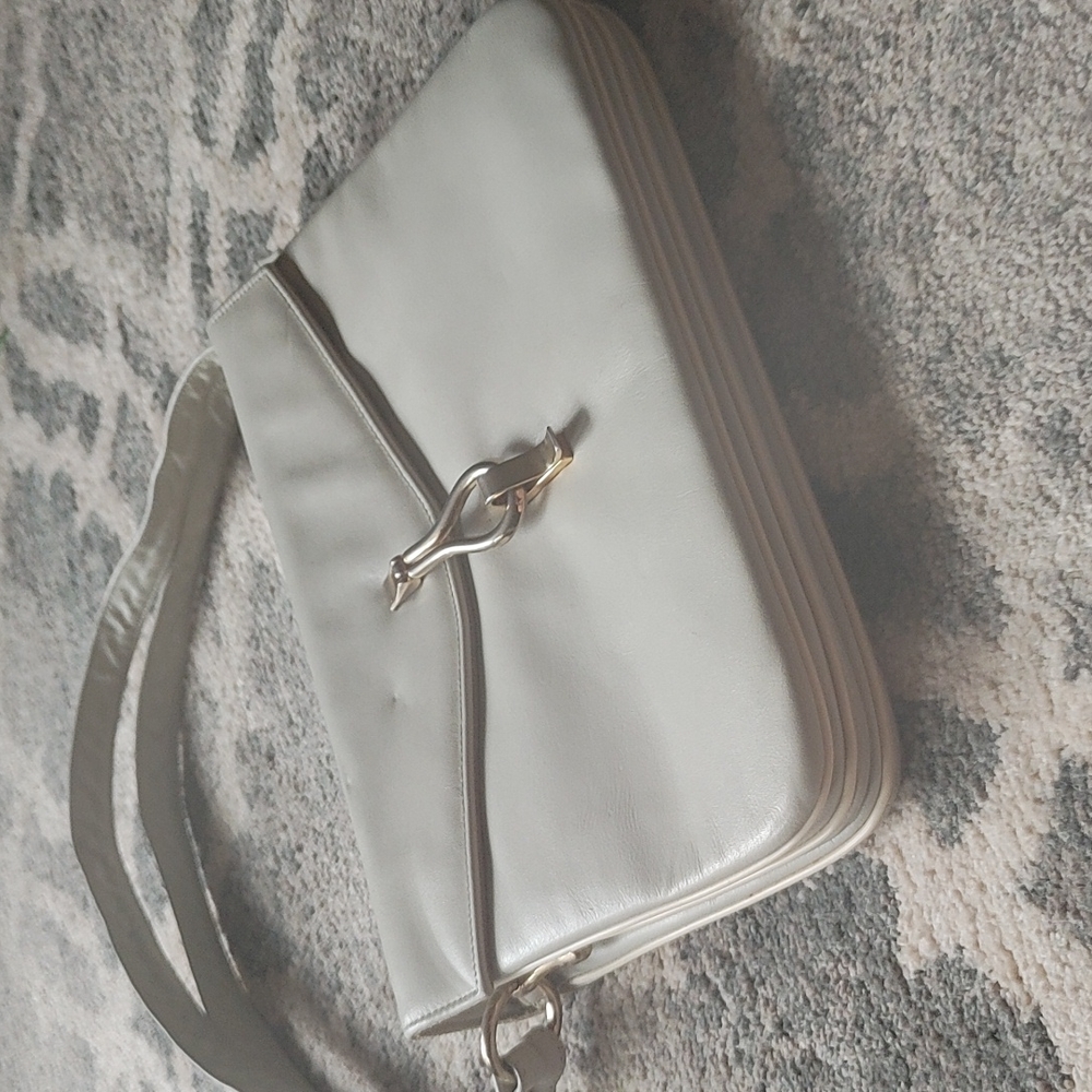 Vintage Robert Bestien Hand Bag Womens Fashion Brand Purse Metal Clasp Cream